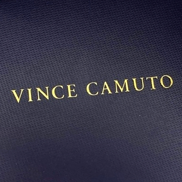 ❤️ Vince Camuto Gold-tone Pavé Heart Necklace NWT! - Picture 7 of 10